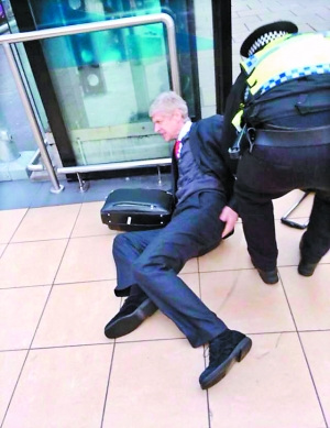 ��ɭ����������Ѫϴ�¸�վ������ˤ�ӣ�ͼ��