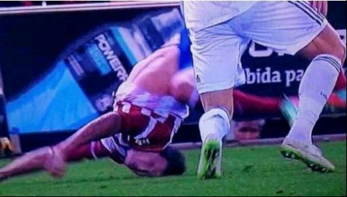 C���������ͷ�³����������汻ײ����Ա��ͷ