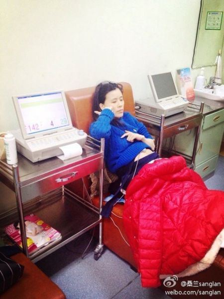 桑兰晒产检照称一切顺利坚信宝宝身体结实(图)
