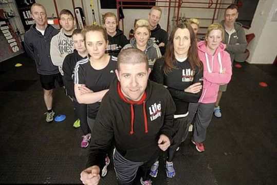 英国127公斤重男子减肥欲参加马拉松(图)