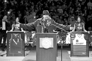 艾弗森3号球衣正式退役AI:内心感到很难过(图)