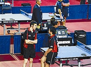 乒乓球停电空台没人抢刘国梁马琳摸黑切磋(图)
