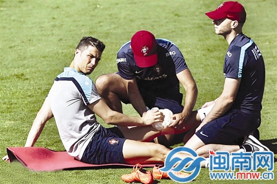 ��C�޻���ǰ������籭��ϥ����������루ͼ��