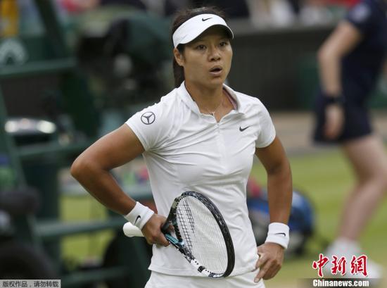 卡洛斯与李娜“分手”称李娜毫无预料几度落泪