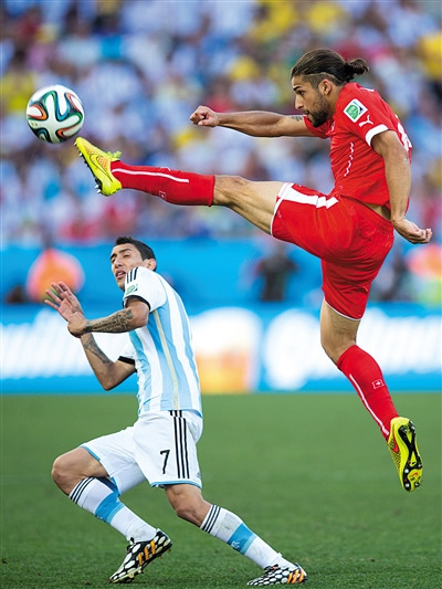 梅西遭受“胯下之辱”?被罗德里格斯