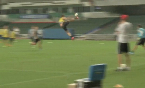 ��������ͷ�򿿽���ѵ����������Ы�Ӱ�β��ͼ��