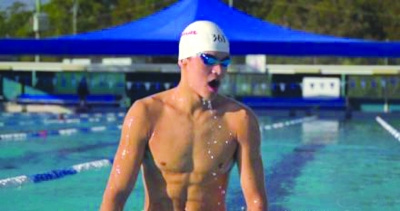 孙杨大秀8块腹肌问粉丝:看我准备好了吗?(图)