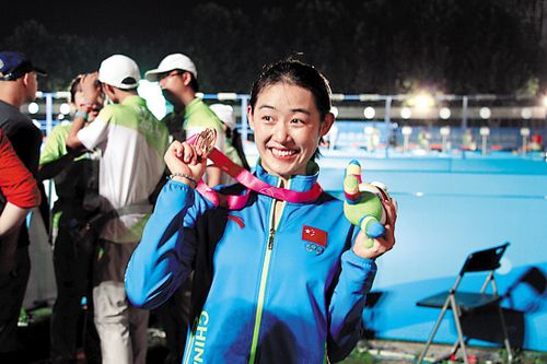 瘦弱清秀女孩问鼎现代五项钟秀婷坎坷夺金(图)