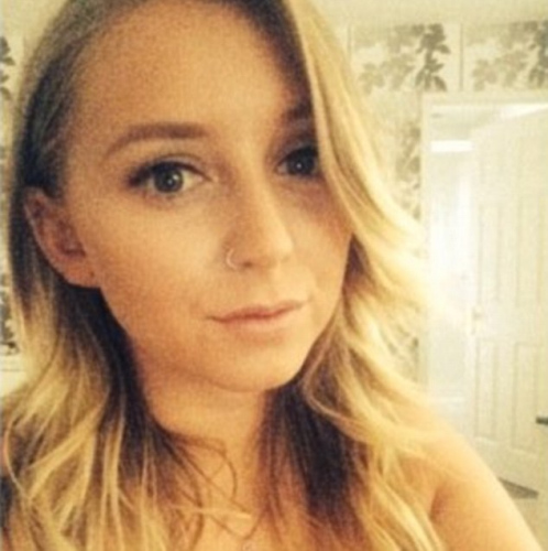 美女球迷错买曼联0-4负因此获1250镑回报(图)