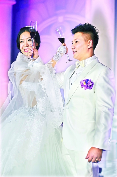 陈一冰与单竞缇结婚典礼天津与伦敦为主题图