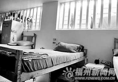 “刀锋战士”狱中崩溃大哭两护士照料生活(图)