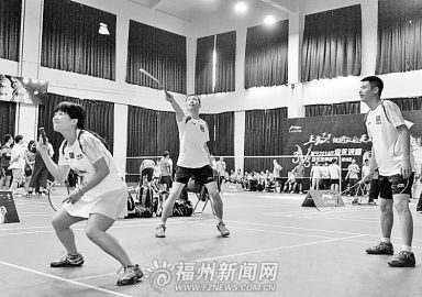 “3V3”羽球争霸赛开幕该形式为李永波首创(图)