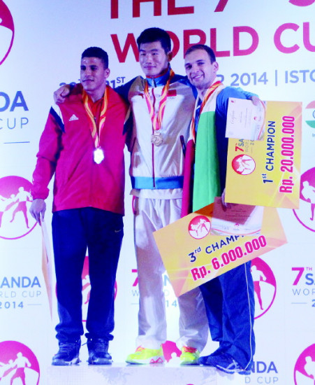 山东好汉卞庆各勇夺世界杯武术散打冠军(图)