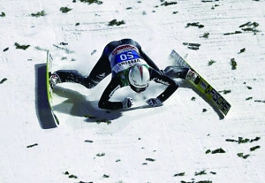 ��̨��ѩ�˶�Ա�Ӱ���ˤ��������Ѫʧȥ��ʶ��ͼ��