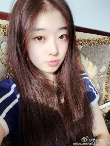 李子君感叹软件神奇花滑萝莉头发变金棕色(图)