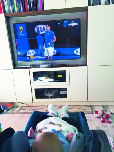 С�¶��������ְ���Ӥ��ҡ����ΪС�¼��ͣ�ͼ��