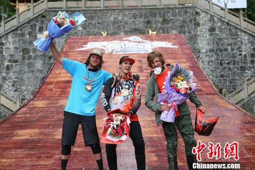 红牛天梯速降赛落幕张京坤:国外车手道路难模仿