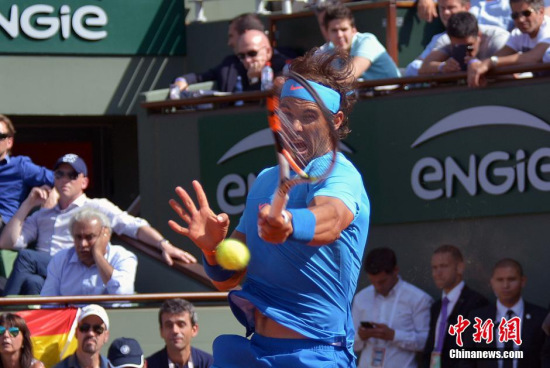 红土之王纳达尔溃败让人意外全无往日斗士身影