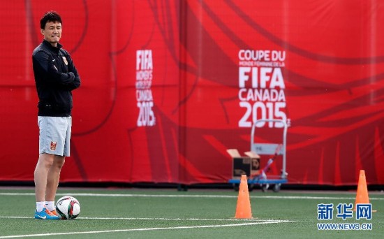 ��ΰ�������Ȼ���������������Ů��ѧϰ����