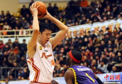 篮协免测规定唯王治郅符合下赛季或继续战CBA