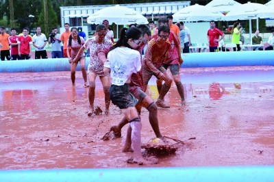 �ཬ������Ů��ս����ҵ��ʿ�����ཬ�������