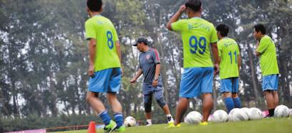 �����ݸ������60����ְҵ��Ա̹��������Բ��