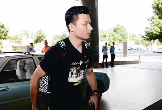 ����˧��ֺ�������Я���˱��������������ͷ