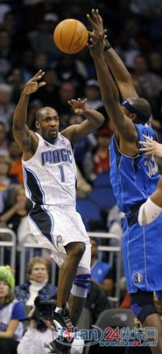 阿里纳斯:詹姆斯不是当今第一球星的最佳人选