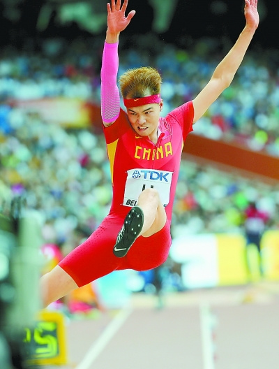 �����Я����������Զ�����ԳƷ������߳�ˮƽ