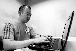 ������־Ը�߲���׷��50ҳӢ��ͨ���ļ��Ͻ��˶�