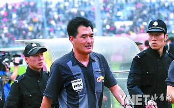 落马“黑哨”万大雪已出狱表现良好获减刑11个月