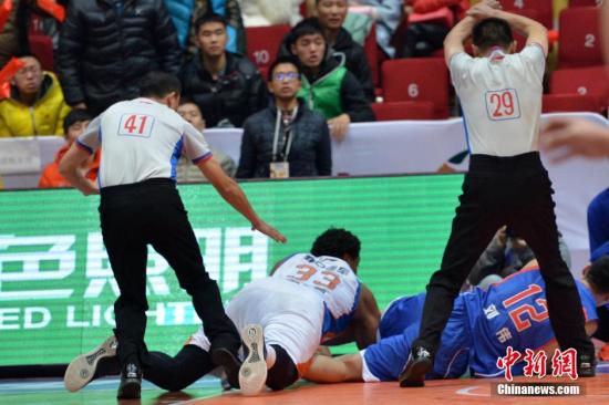 篮协酝酿改变裁判模式职业裁判或进驻CBA联赛