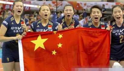 ������:������Ů������ڰ�ʱ���ɵ������׺���