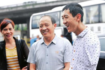 无臂考生受邀传递残运会圣火自称要跑出最帅姿势