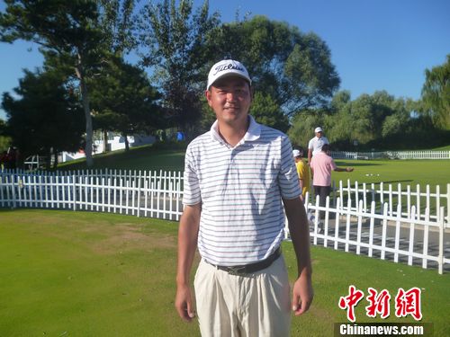 门将跨界成高尔夫高手曾两度拿下中巡赛奖金王