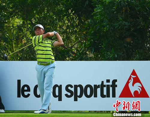 家贫难阻农村小伙高球梦盼站上顶级比赛舞台