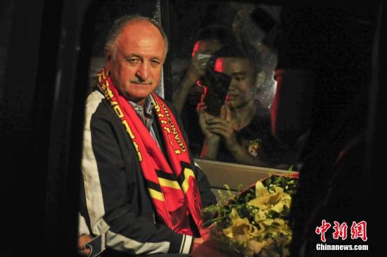 ˹�������ƽ�ֲ������°볡����Ӧ��֮Ϊ���