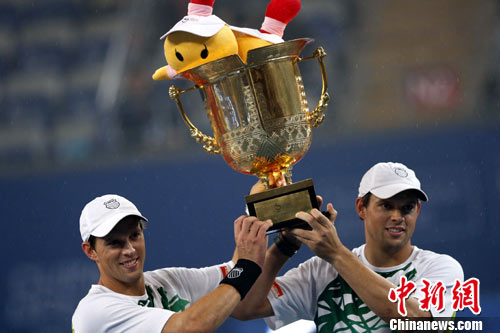 �������ֵ�:�����һ�������κ��������ߵ�����