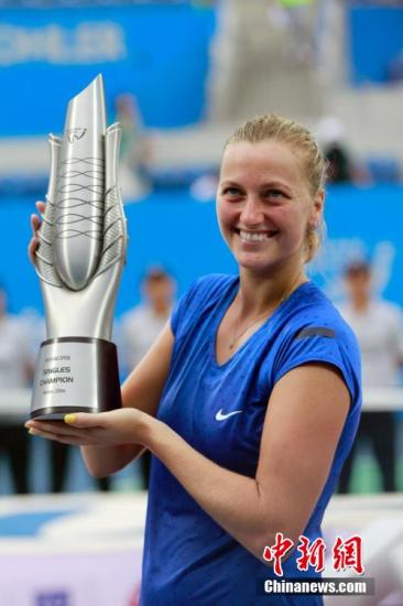 科维托娃宣布与男友订婚对方为捷克冰球运动员