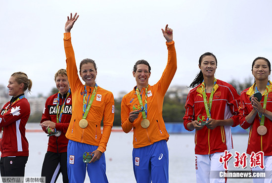 ����Ů��������˫��˫�����������ǡ��˷ɺ�ժͭ