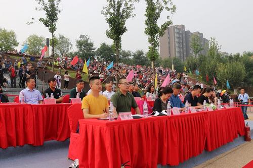 ������˳������ţ��ɽ����Ⱥ�ڹ㳡����������ٰ�