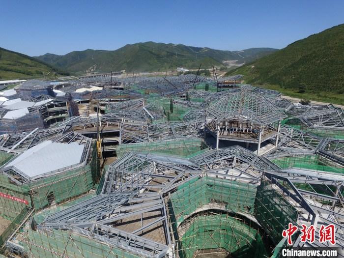 冬奥会冰雪小镇建设者:向完工目标发起最后冲刺