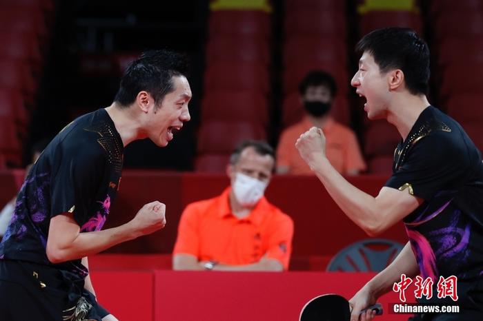 中国乒乓球男团夺冠许昕说今天比赛卸下了包袱