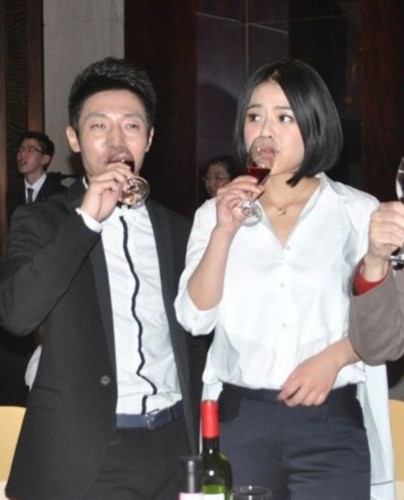 撒贝宁承认与章子怡恋情参加酒会豪饮红酒(图)