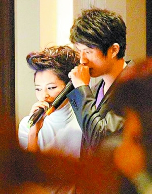 徐若瑄公开与富二代恋情亲昵喂面强调是真爱2