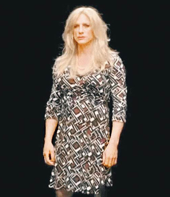 ��007��������װ���ٷ� Ϊ��Ů��������Ƭ (ͼ)