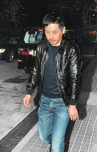 张国荣追悼会挚爱唐唐未现身独守爱巢陪骨灰盒2