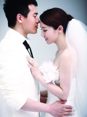 �붭读�ɴ���ع�����裺���öԷ���Ĩ��Ů��ͼ��