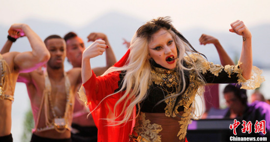 LADYGAGA������ɵ�Ӱ�ھ������衰���ˡ�����