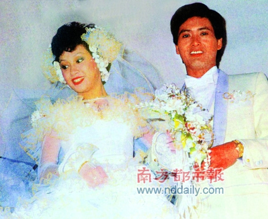 组图 点评女星婚礼公关意识明星罕见结婚照曝光 中新网